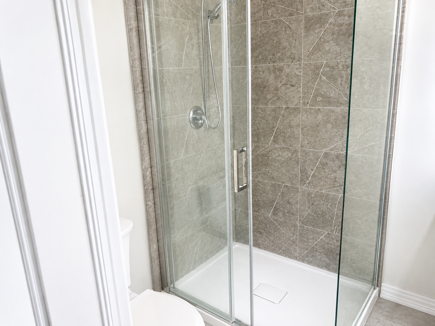 142 Palacebeach Trail, Hamilton, ON, L8E 0C3 - 11