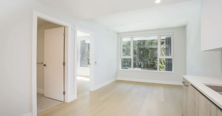 211-423 6th Street, West Vancouver, BC, V7T 1A4 - 4