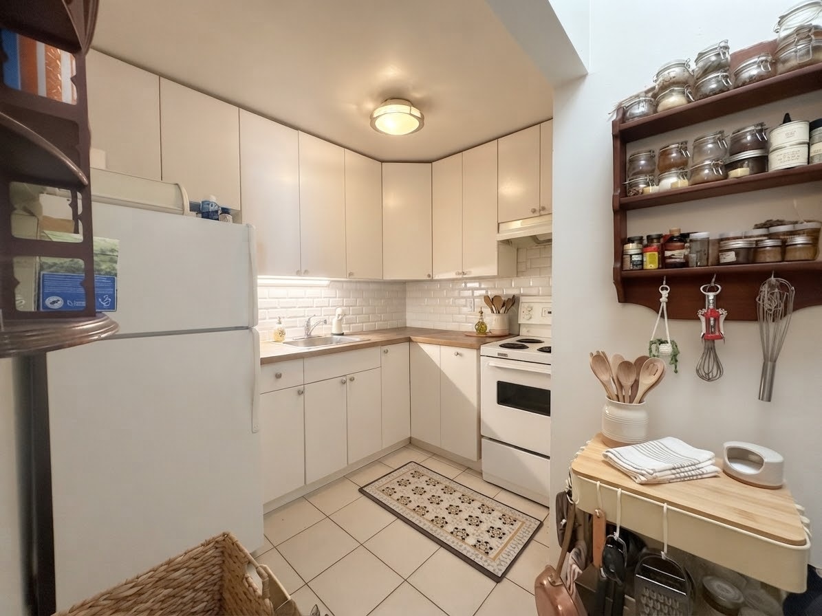 181 Gerrard Street East, Toronto, ON, M5A 2E5 - 3