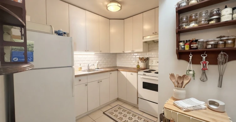 181 Gerrard Street East, Toronto, ON, M5A 2E5 - 3