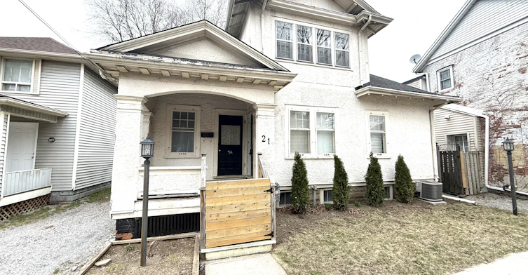 21 Centre Street, St. Catharines, ON, L2R 3A6