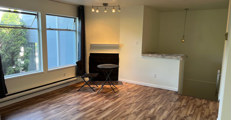 315, West 13th Avenue, Vancouver, BC, V5Y 1W2 - 2