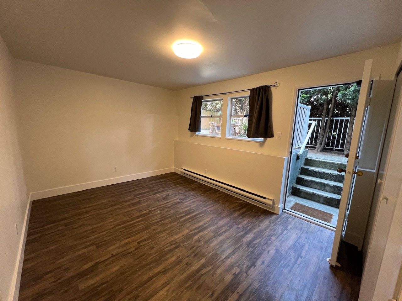315,  West 13th Avenue, Vancouver, BC, V5Y 1W2 - 4