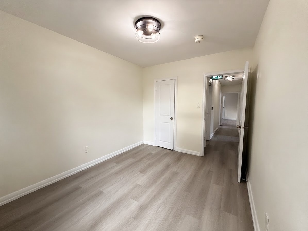 Main-46 Montcalm Avenue, Toronto, ON, M6E 4N7 - 26