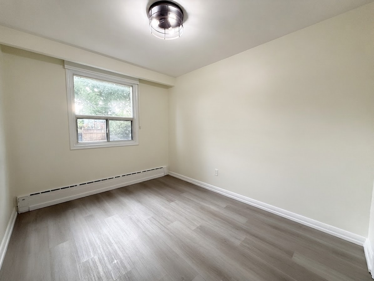 Main-46 Montcalm Avenue, Toronto, ON, M6E 4N7 - 25