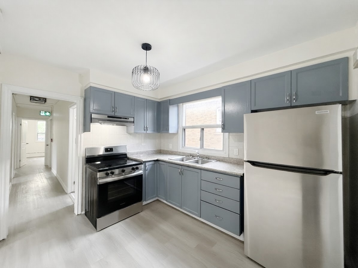 Main-46 Montcalm Avenue, Toronto, ON, M6E 4N7