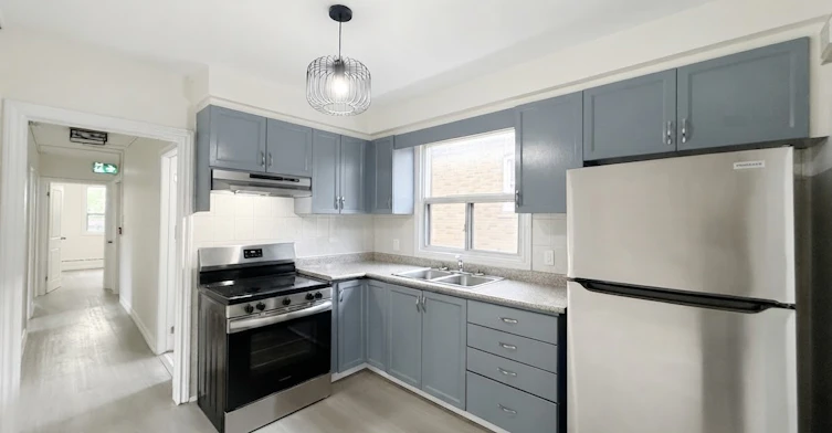 Main-46 Montcalm Avenue, Toronto, ON, M6E 4N7