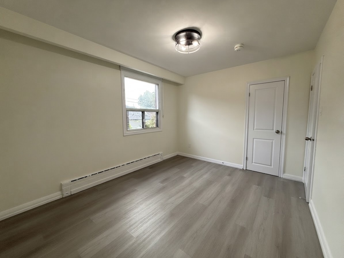 Main-46 Montcalm Avenue, Toronto, ON, M6E 4N7 - 18