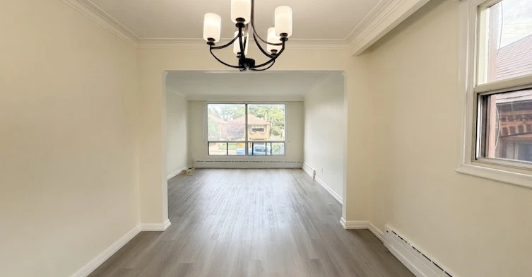 Main-46 Montcalm Avenue, Toronto, ON, M6E 4N7 - 11