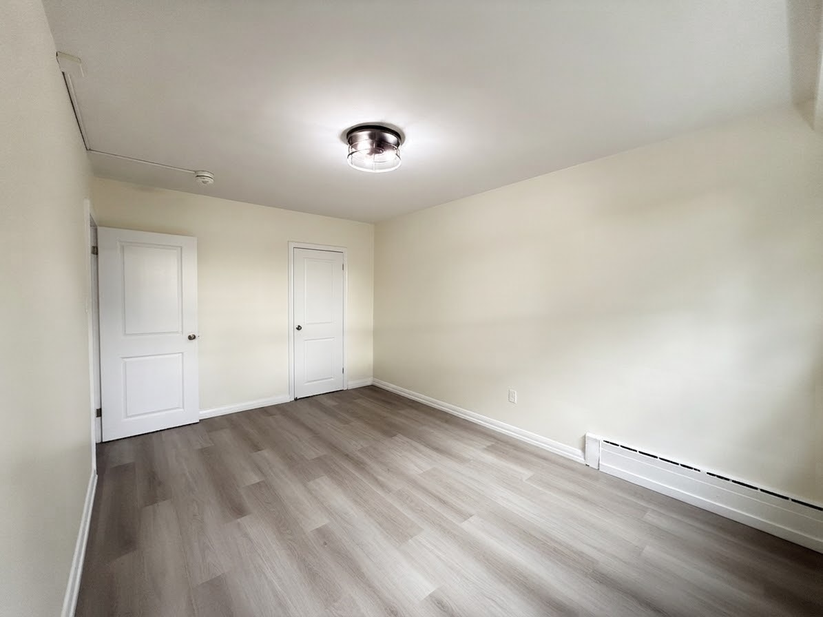 Main-46 Montcalm Avenue, Toronto, ON, M6E 4N7 - 22