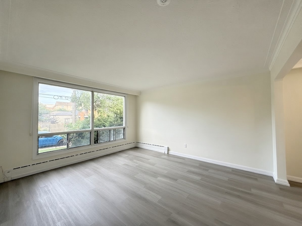 Main-46 Montcalm Avenue, Toronto, ON, M6E 4N7 - 5