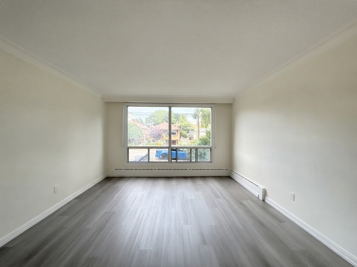 Main-46 Montcalm Avenue, Toronto, ON, M6E 4N7 - 4