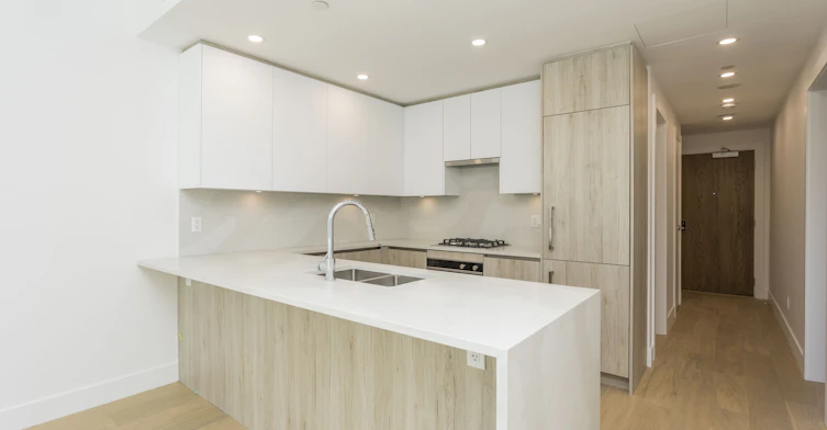 313-423 6th Street, West Vancouver, BC, V7T 1A4 - 3