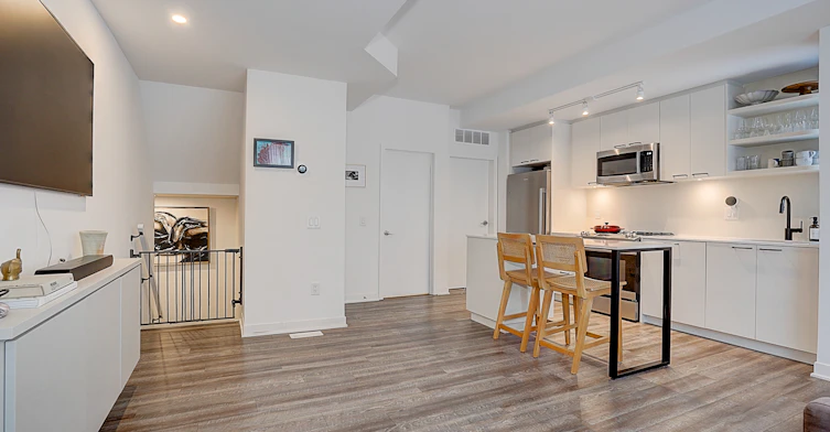 13-30 Ed Clark Gardens, Toronto, ON, M6N 0B5