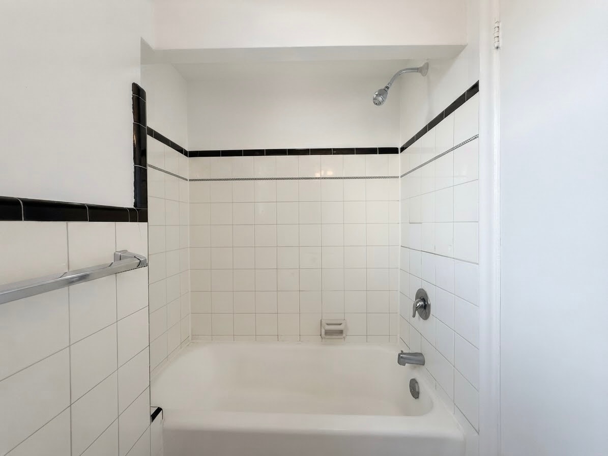 82 Lanark Avenue, Toronto, ON, M6E 2G4 - 19