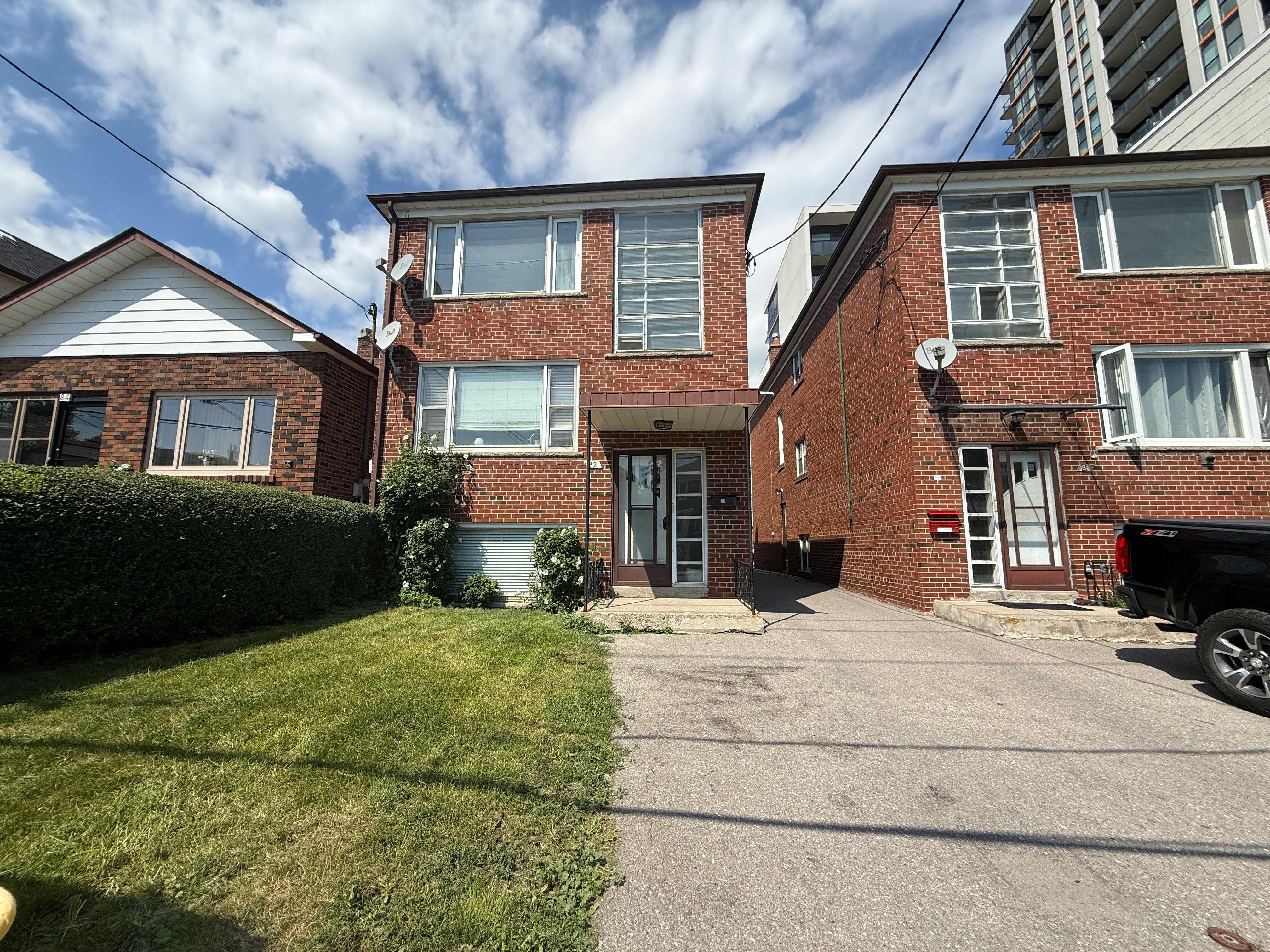 82 Lanark Avenue, Toronto, ON, M6E 2G4 - 27