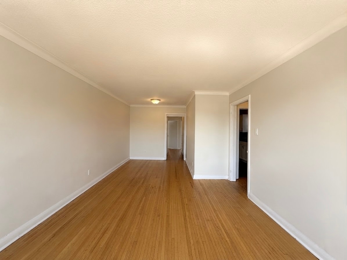 82 Lanark Avenue, Toronto, ON, M6E 2G4 - 5