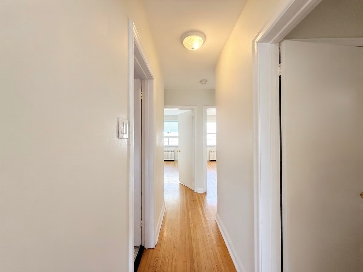 82 Lanark Avenue, Toronto, ON, M6E 2G4 - 13