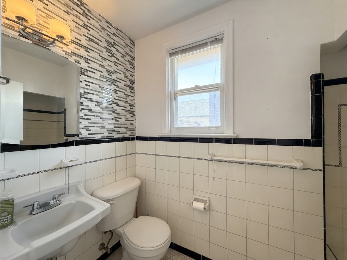 82 Lanark Avenue, Toronto, ON, M6E 2G4 - 18