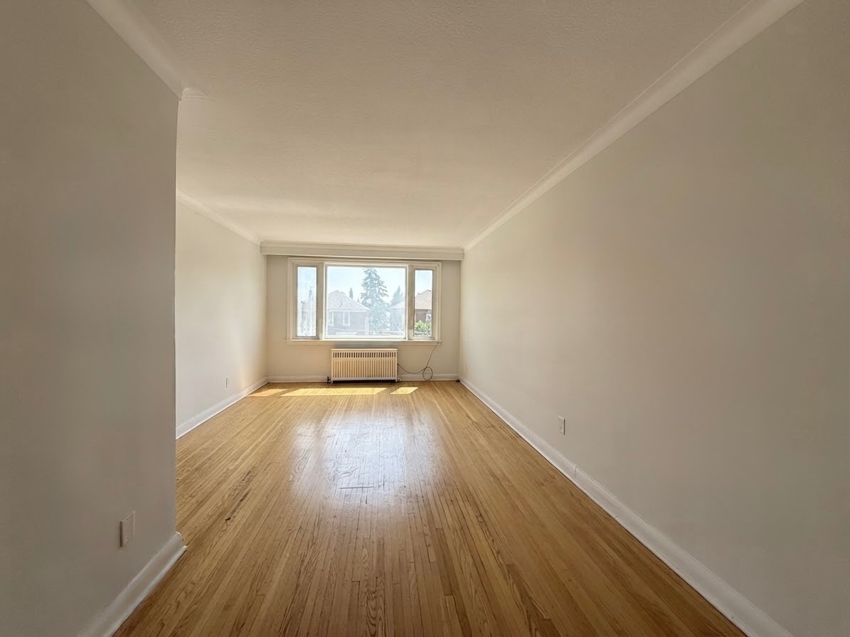82 Lanark Avenue, Toronto, ON, M6E 2G4 - 3