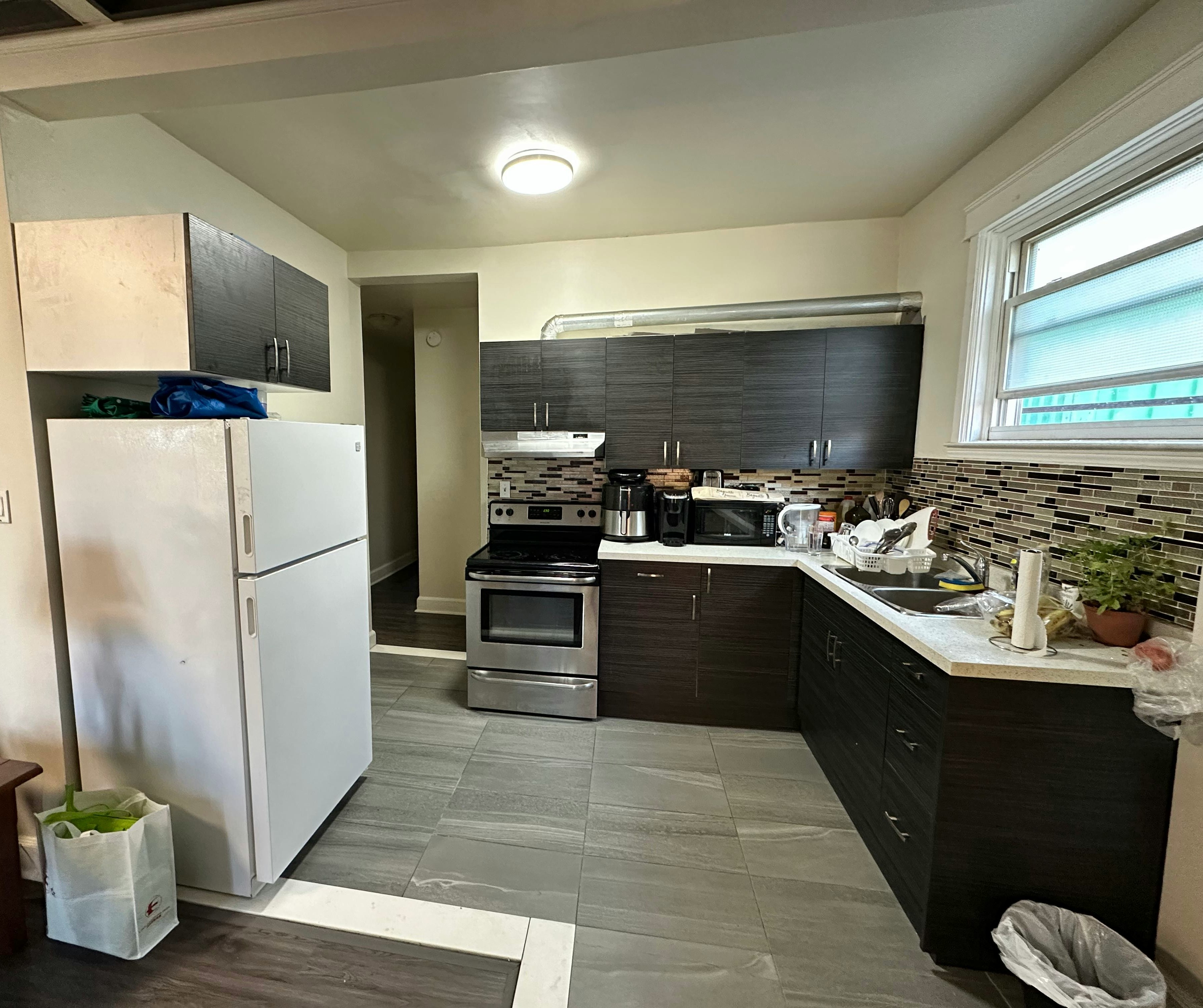 241 Queen Street S, Hamilton, ON, L8P 3T1 - 4