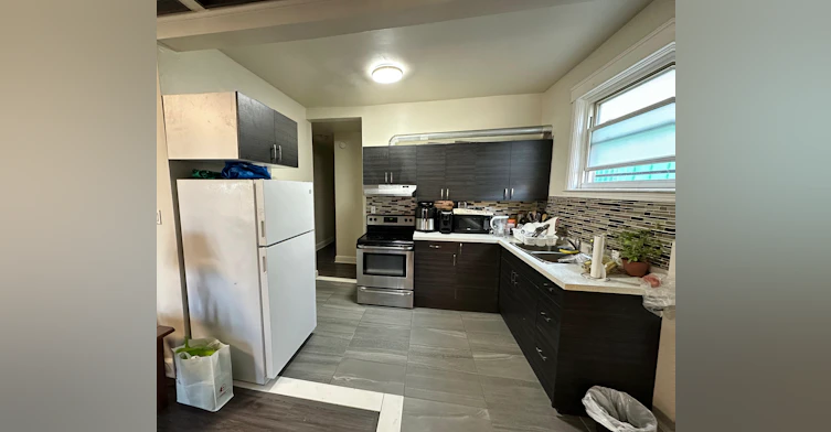 241 Queen Street S, Hamilton, ON, L8P 3T1 - 4