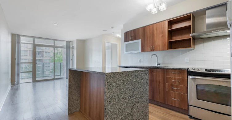 318-1 Michael Power Place, Toronto, ON, M9A 0A1