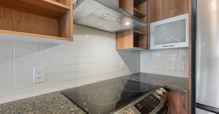 318-1 Michael Power Place, Toronto, ON, M9A 0A1 - 4