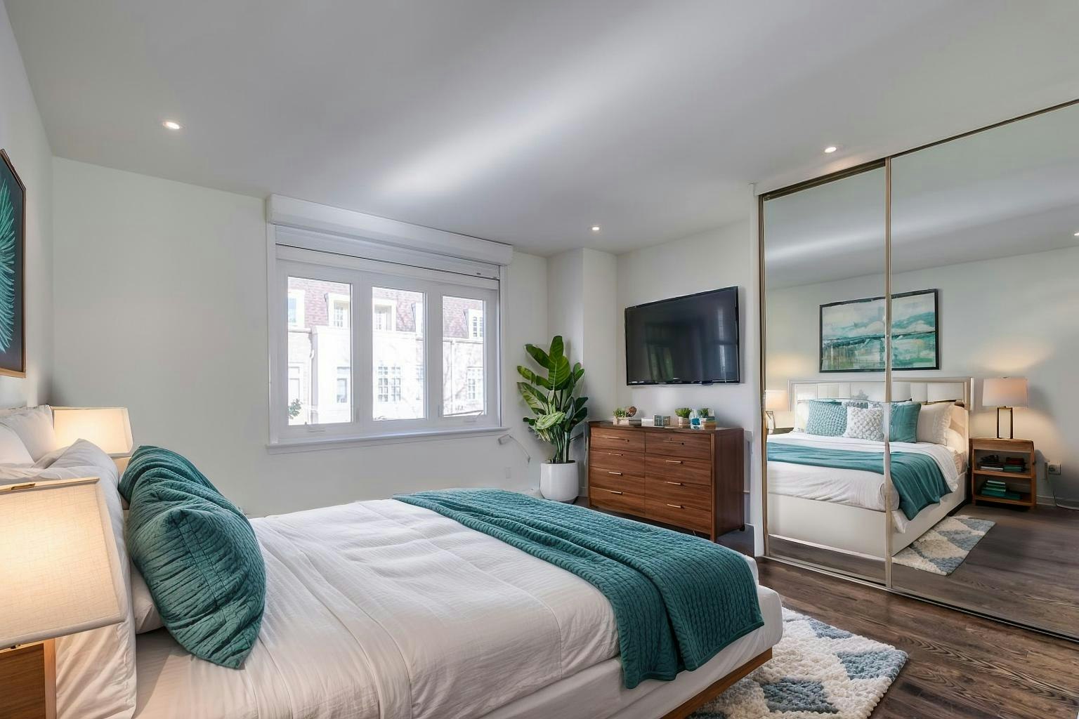 113 Earl Place, Toronto, ON, M4Y 1M4 - 24