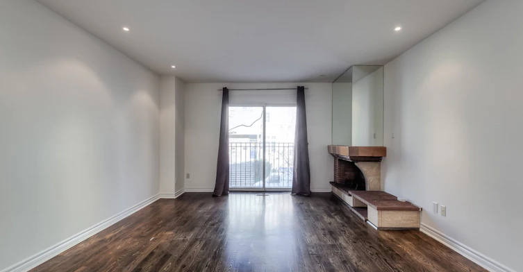 113 Earl Place, Toronto, ON, M4Y 1M4 - 8