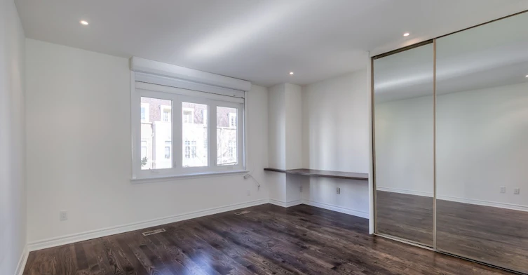 113 Earl Place, Toronto, ON, M4Y 1M4 - 25