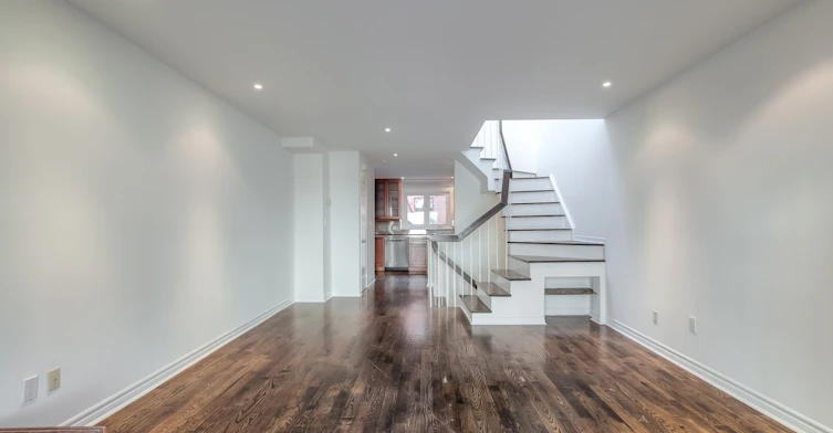 113 Earl Place, Toronto, ON, M4Y 1M4 - 12