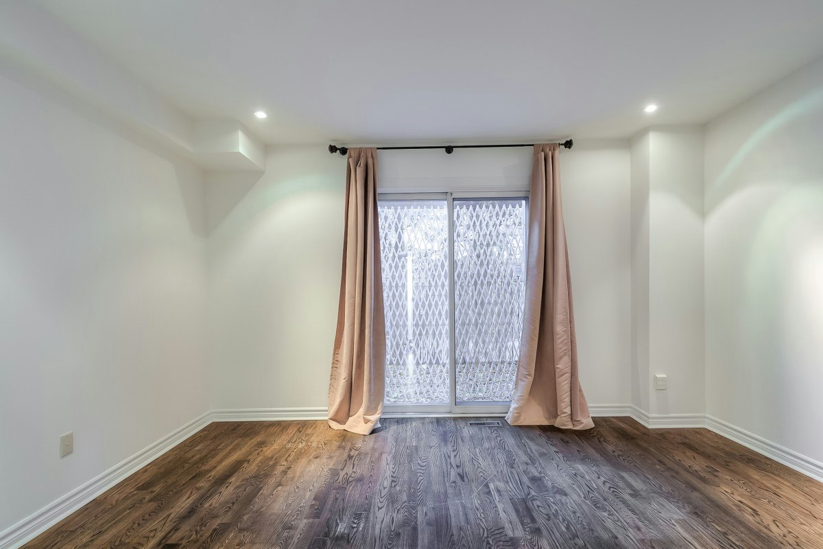 113 Earl Place, Toronto, ON, M4Y 1M4 - 13