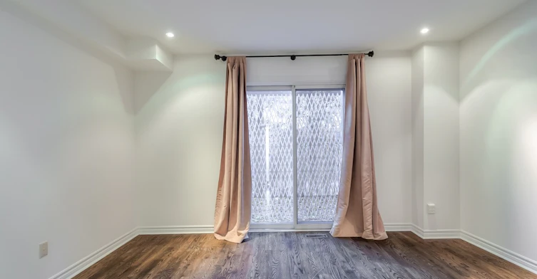 113 Earl Place, Toronto, ON, M4Y 1M4 - 13