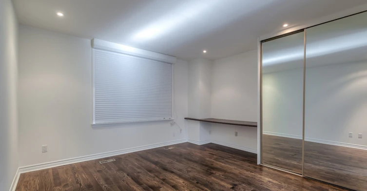 113 Earl Place, Toronto, ON, M4Y 1M4 - 26