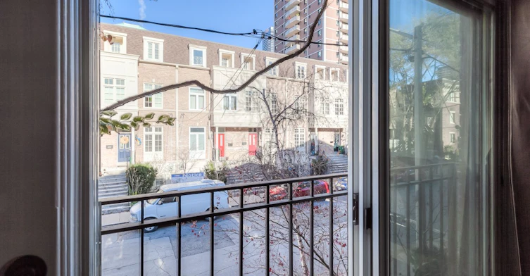 113 Earl Place, Toronto, ON, M4Y 1M4 - 9