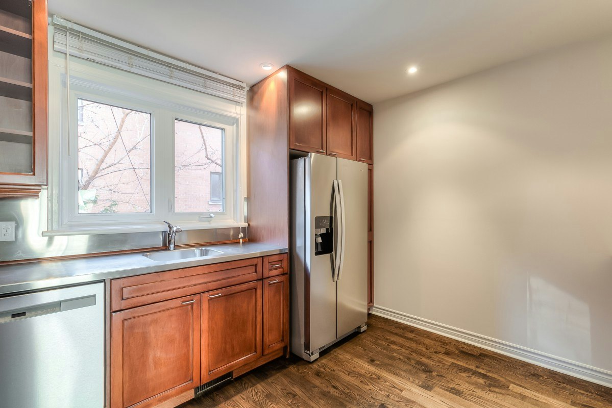 113 Earl Place, Toronto, ON, M4Y 1M4 - 3