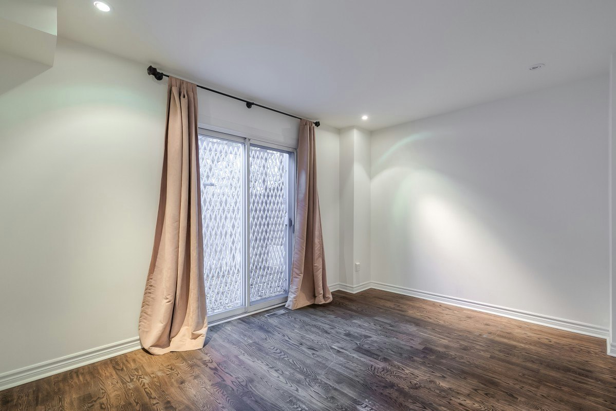 113 Earl Place, Toronto, ON, M4Y 1M4 - 15
