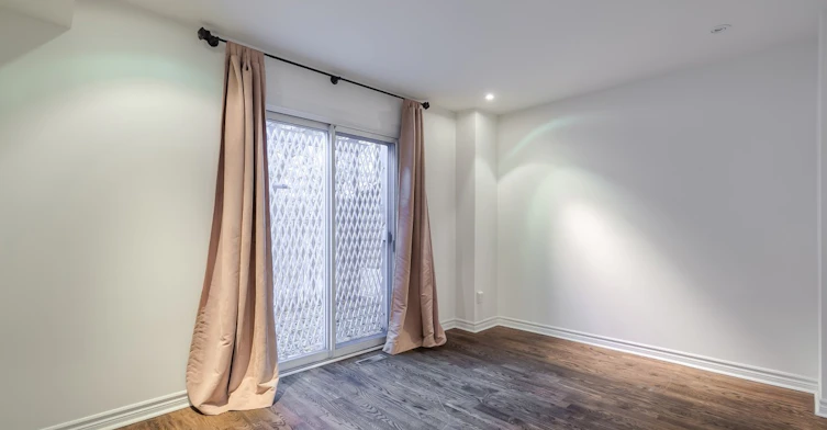 113 Earl Place, Toronto, ON, M4Y 1M4 - 15
