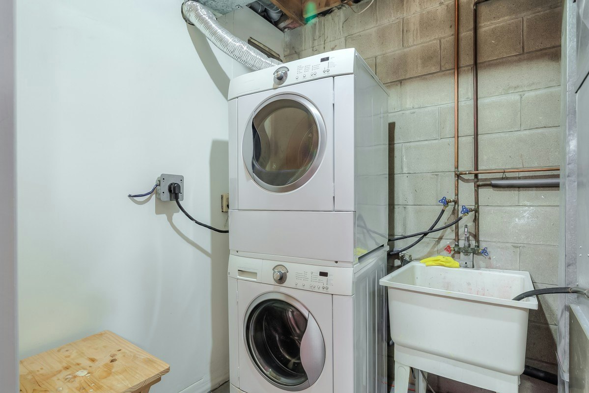 113 Earl Place, Toronto, ON, M4Y 1M4 - 32
