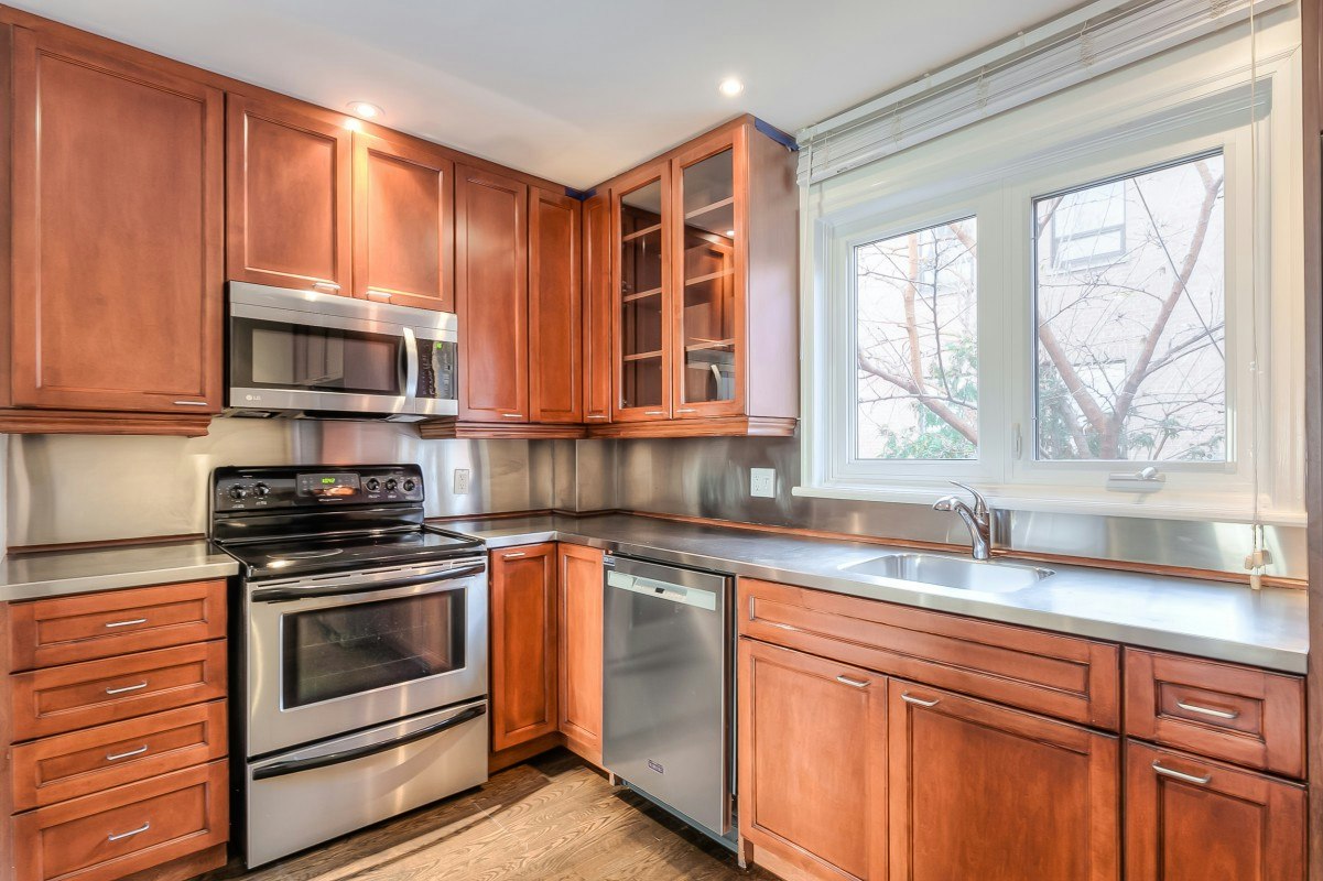 113 Earl Place, Toronto, ON, M4Y 1M4 - 2