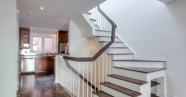 113 Earl Place, Toronto, ON, M4Y 1M4 - 17