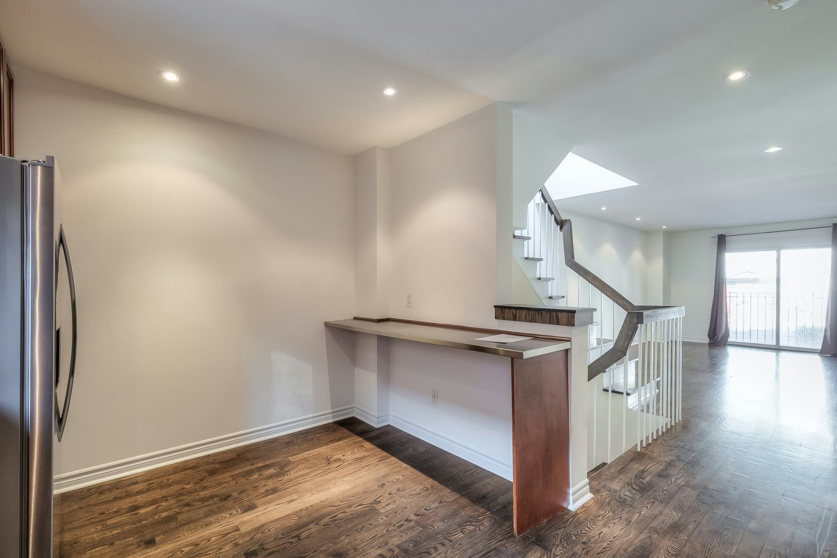 113 Earl Place, Toronto, ON, M4Y 1M4 - 4