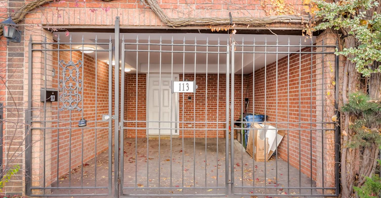 113 Earl Place, Toronto, ON, M4Y 1M4 - 34