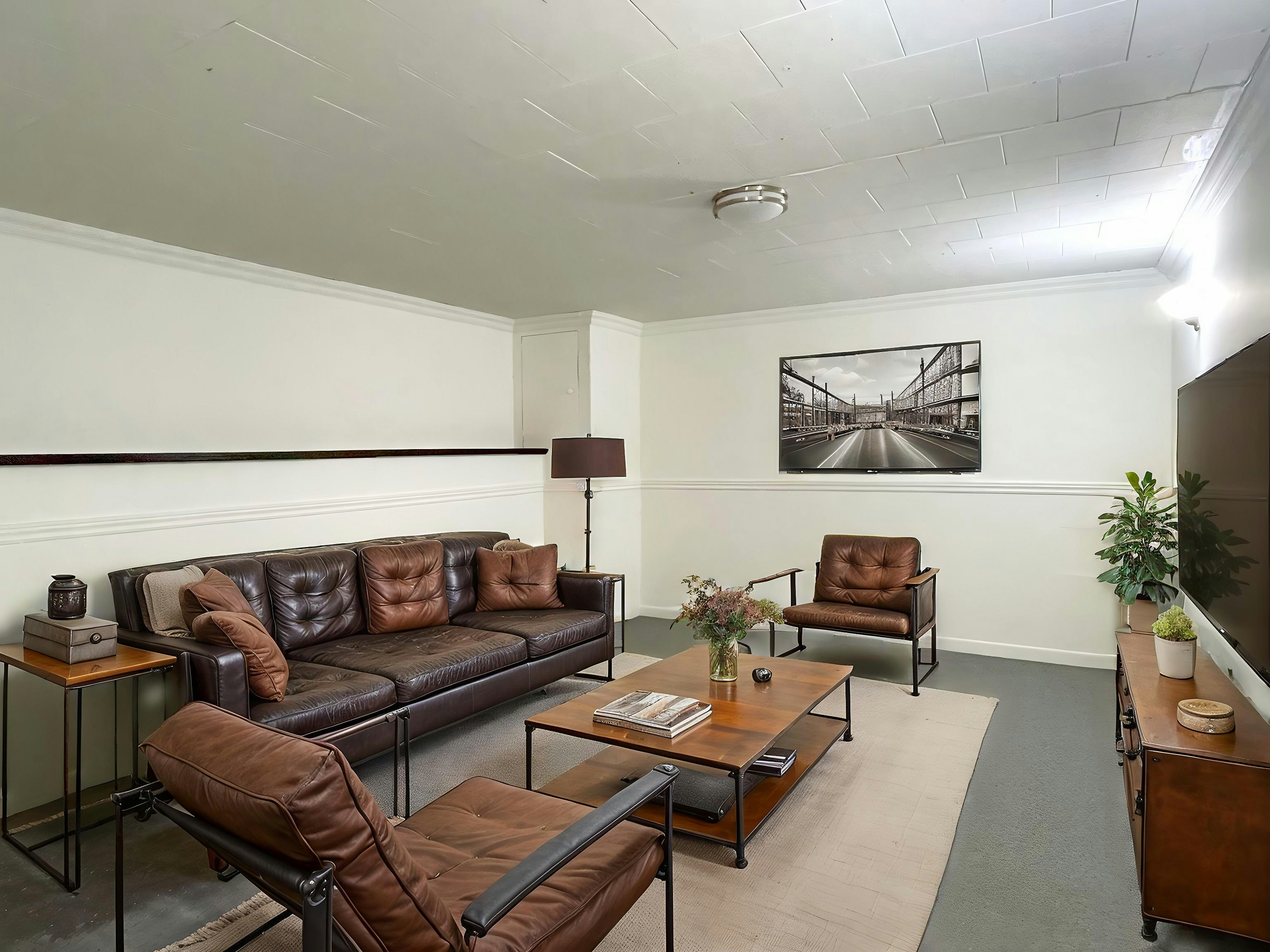113 Earl Place, Toronto, ON, M4Y 1M4 - 30