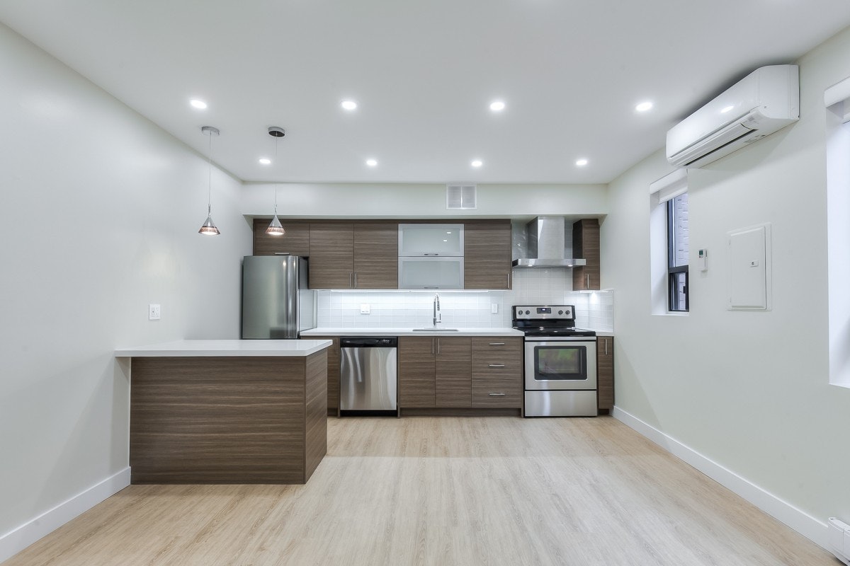 U205-240 Durie Street, Toronto, ON, M6S 3G1 - 2