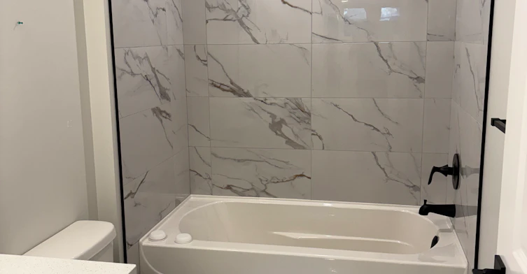 8903 123 Avenue Northwest, Edmonton, AB, T5B 3W6 - 4
