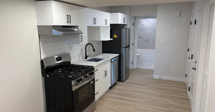 8903 123 Avenue Northwest, Edmonton, AB, T5B 3W6 - 2