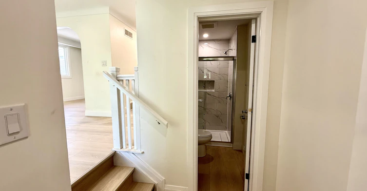 25 Meadowbrook Crescent, St. Catharines, ON, L2M 7G8 - 2