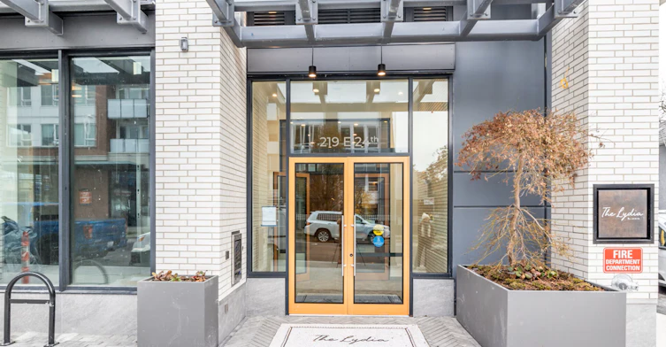 219 East 24th Avenue, Vancouver, BC, V5V 0K2 - 2